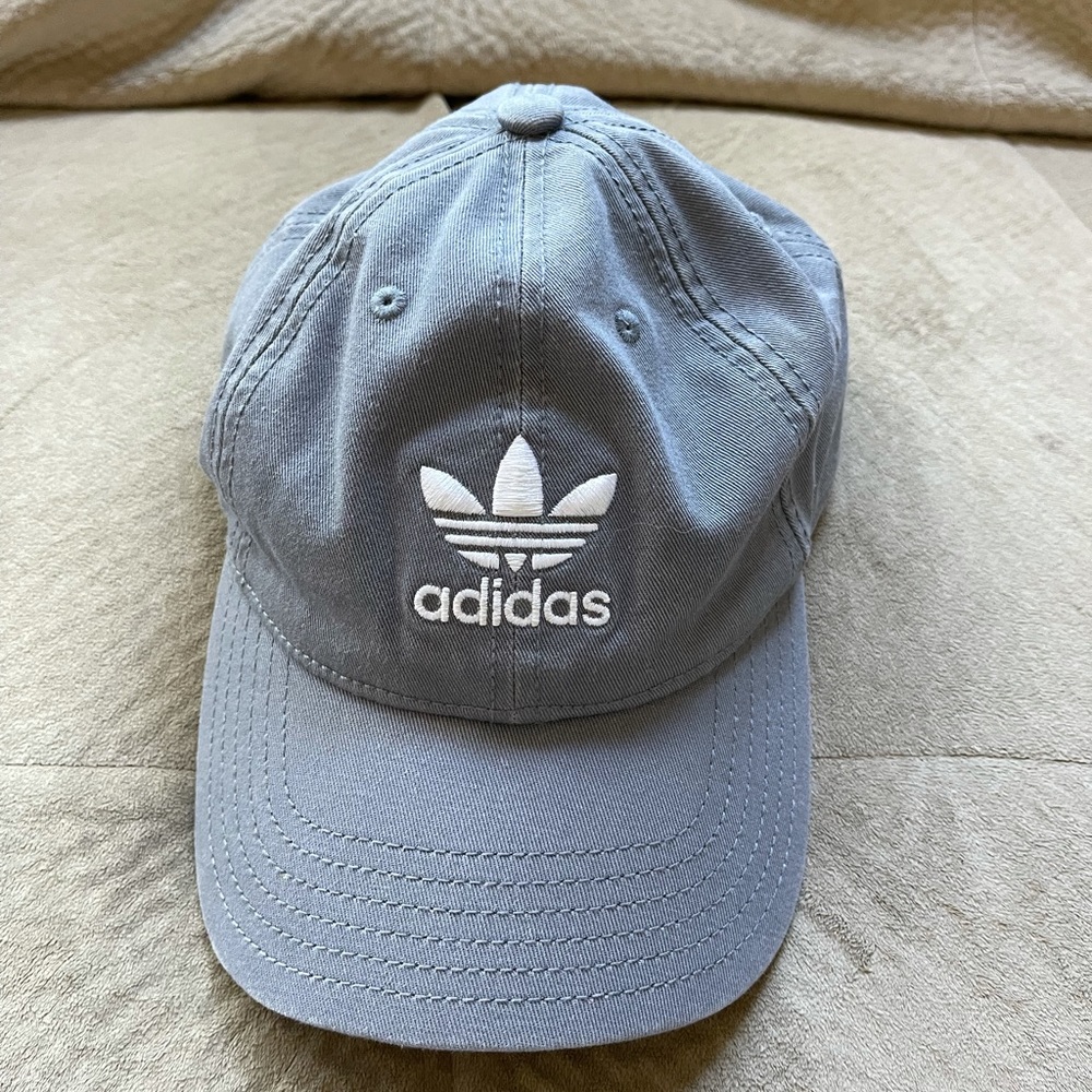 Adidas relaxed strap-back hat. Women’s one size.